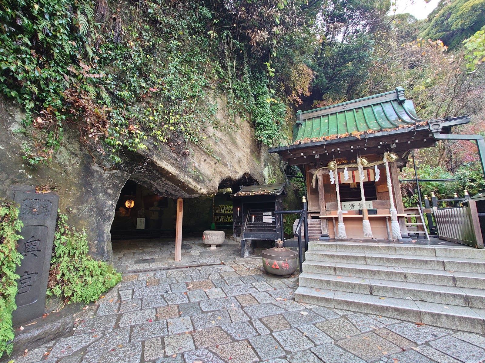 Zeniarai Benzaiten Ugafuku Shrine — photo 3