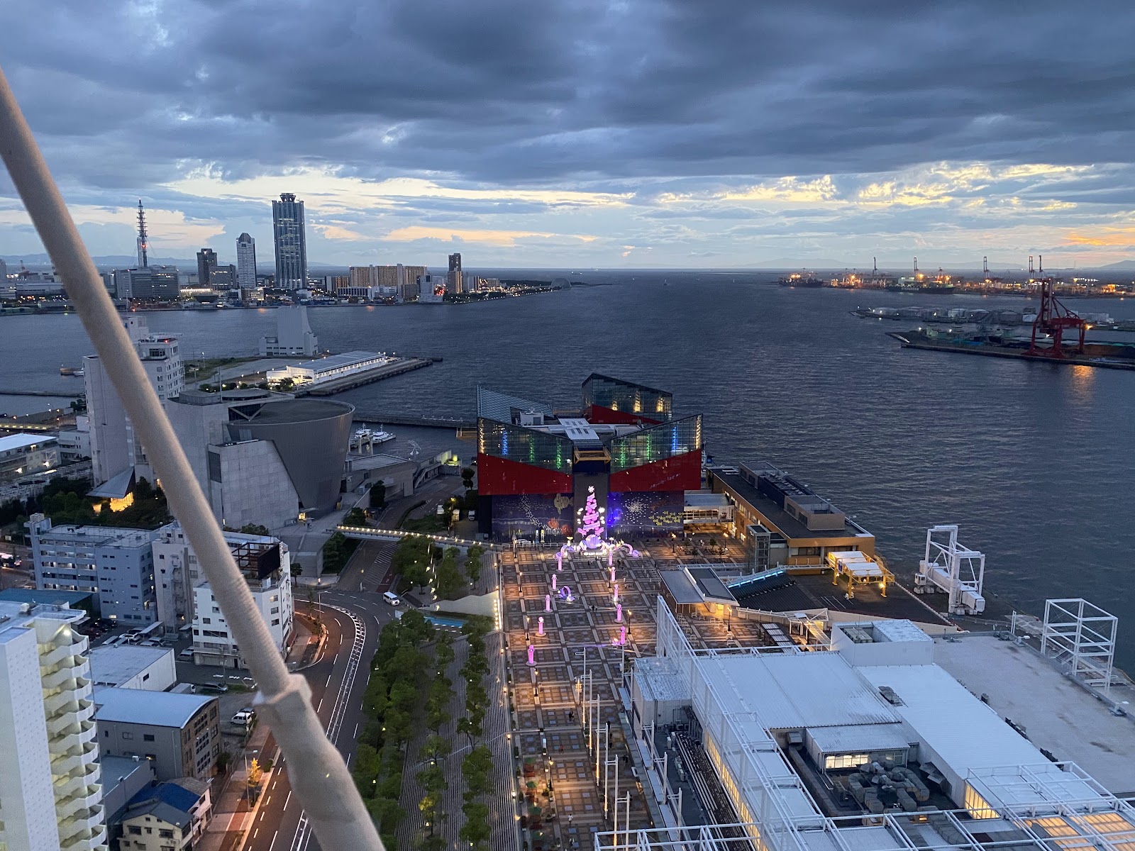 Tempozan Giant Ferris Wheel — photo 5