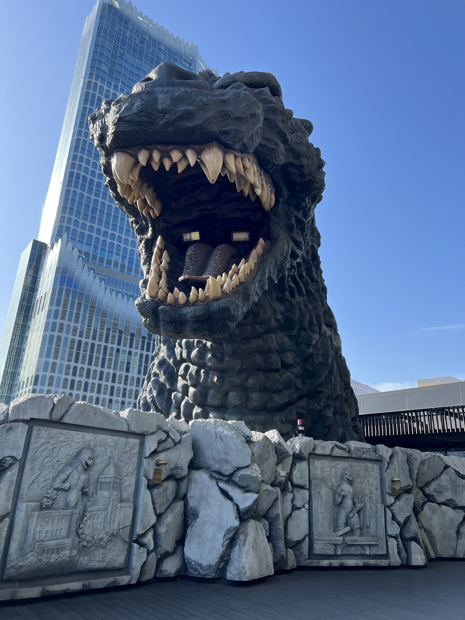 Godzilla Head Shinjuku — photo 3