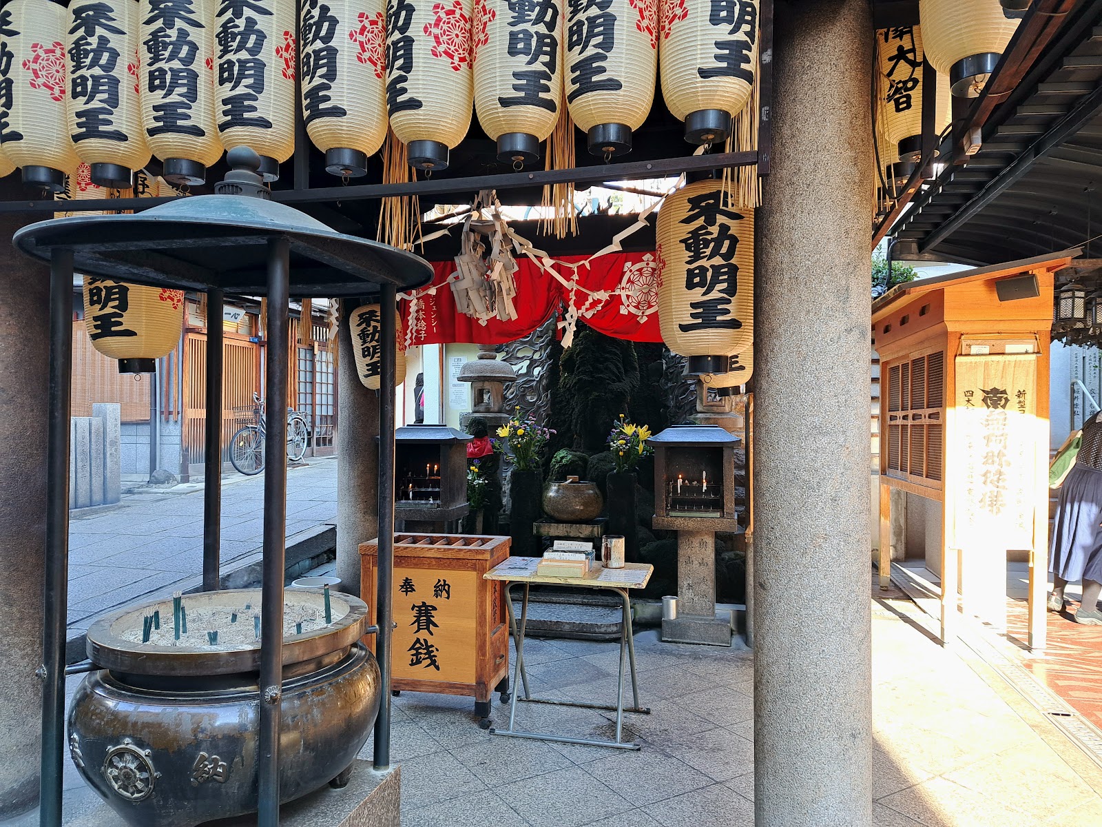 Hozenji Yokocho — photo 3