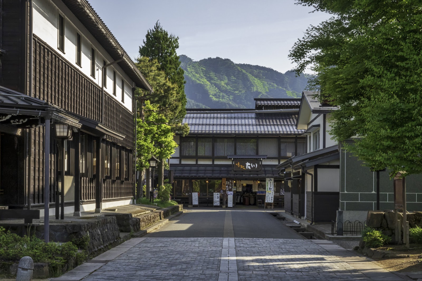 Furukawa Setogawa Canal and Shirakabe-dozo District
