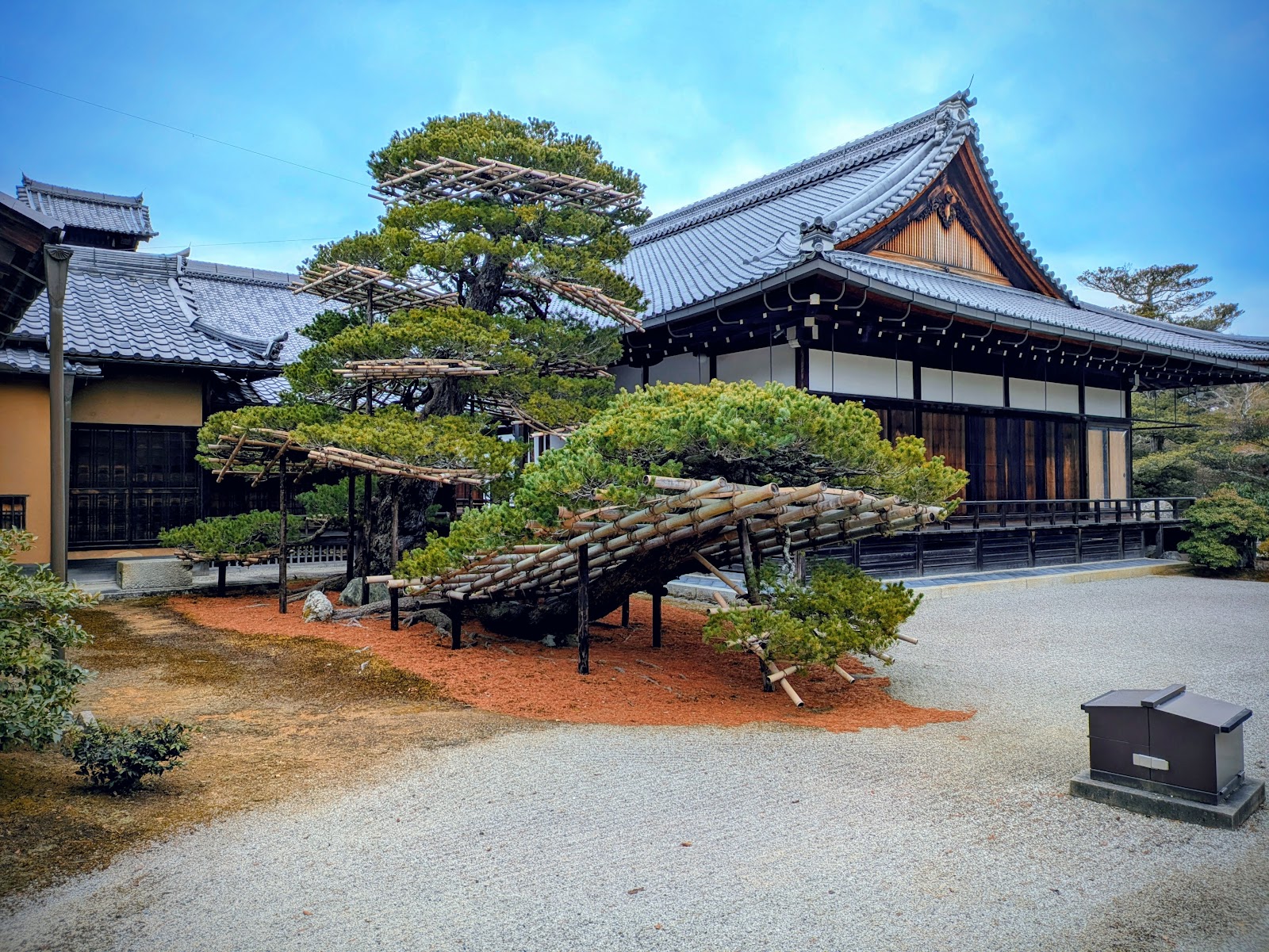 Kinkaku-ji (Golden Pavilion) — photo 2
