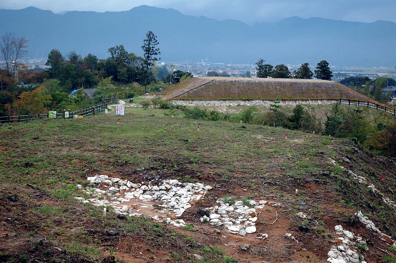 Nishidani Tumulus Cluster
