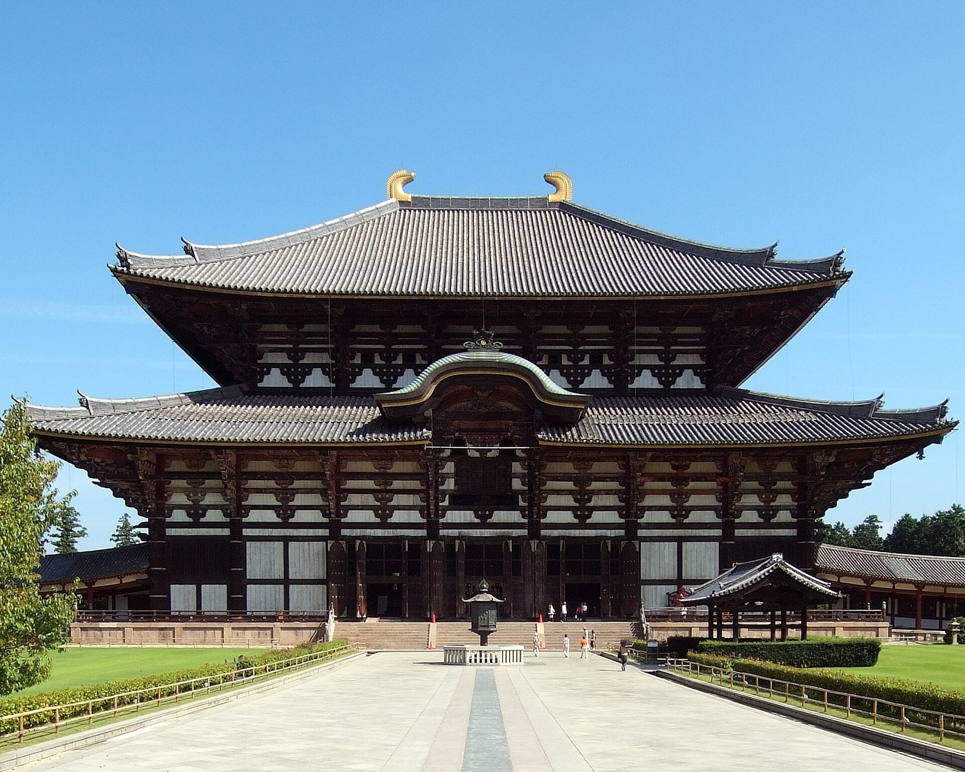 Nara: Ancient Deer, Giant Buddhas, and Sacred Forests